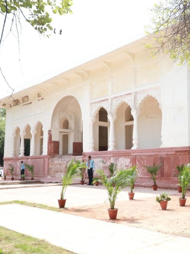 370 साल बाद खुला पर्यटकों के लिए दिल्ली का शीश महल , जानें टिकट प्राइस से लेकर टाइमिंग तक…