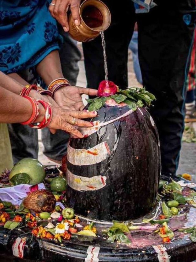 Sawan Special:  सावन में बेलपत्र से जुड़े ये उपाय जरूर करें…