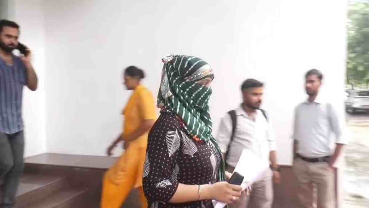 सास ने बेटों से करवाया बहू का रेप: कहा- जब तक शादी नहीं होती… तब तक करती रहो खुश, 9 साल तक देवर नोचते रहे भाभी का जिस्म
