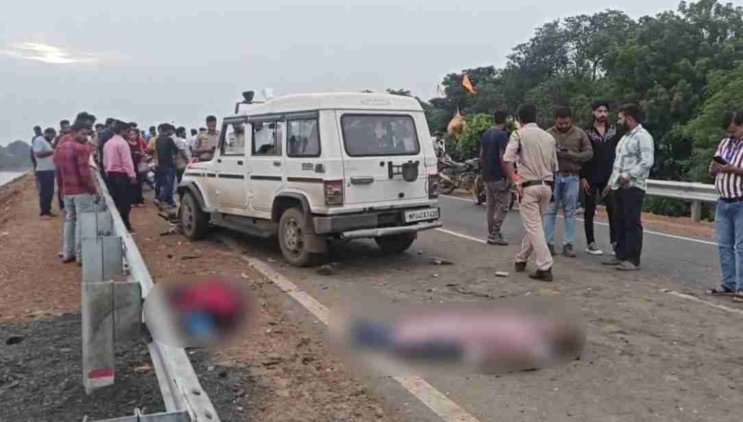 ‘राज्यमंत्री’ लिखी गाड़ी ने बाइक सवार को रौंदा: महिला और युवक की मौत, वाहन से मिली शराब की बोतलें