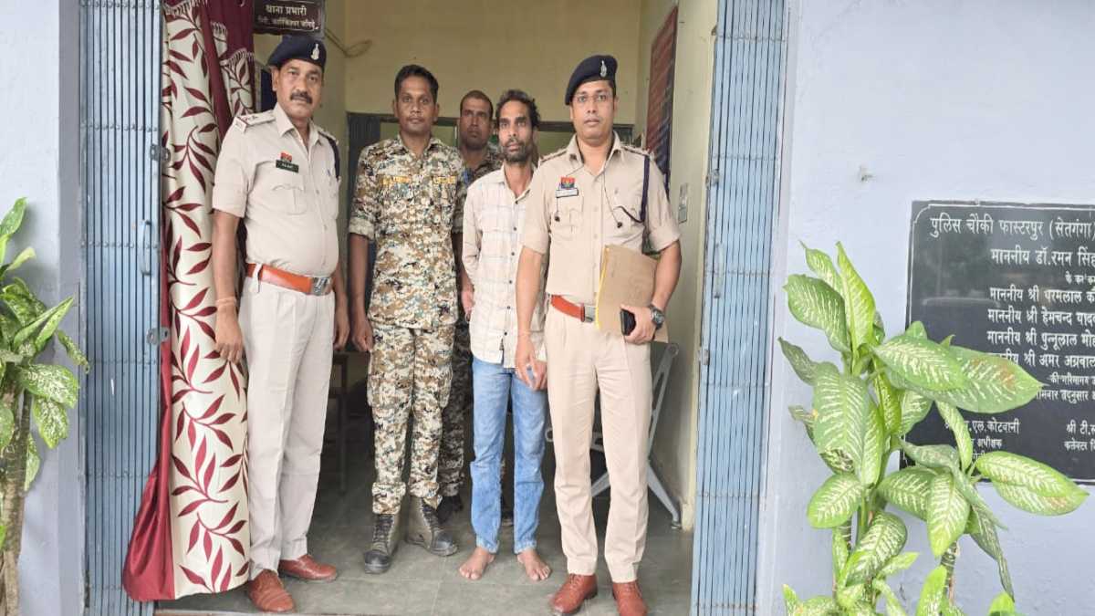 हत्यारा बेटा गिरफ्तार : पारिवारिक विवाद में ली मां की जान, पिता पर भी कुल्हाड़ी से किया वार, पुलिस ने 24 घंटे के भीतर आरोपी को दबोचा