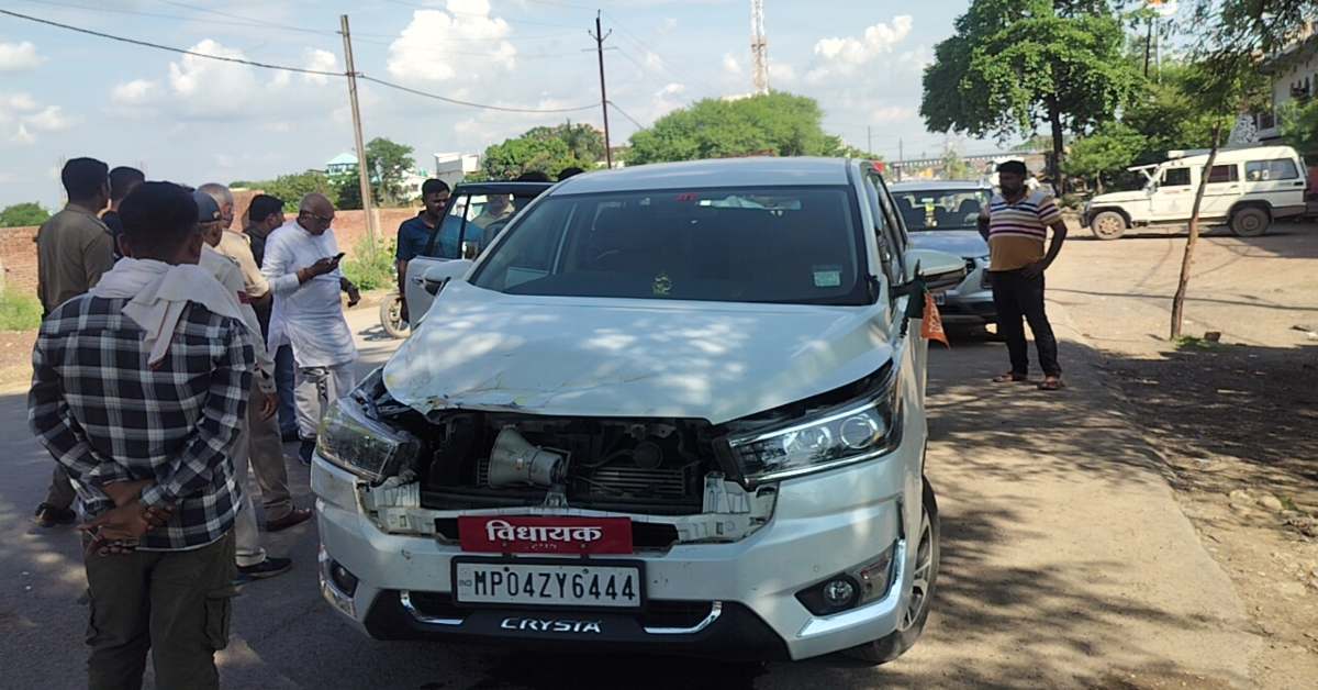 बाल-बाल बचे BJP MLA: तेज रफ्तार बोलेरो ने विधायक की गाड़ी को मारी टक्कर, अयोध्या जाते समय हुआ हादसा