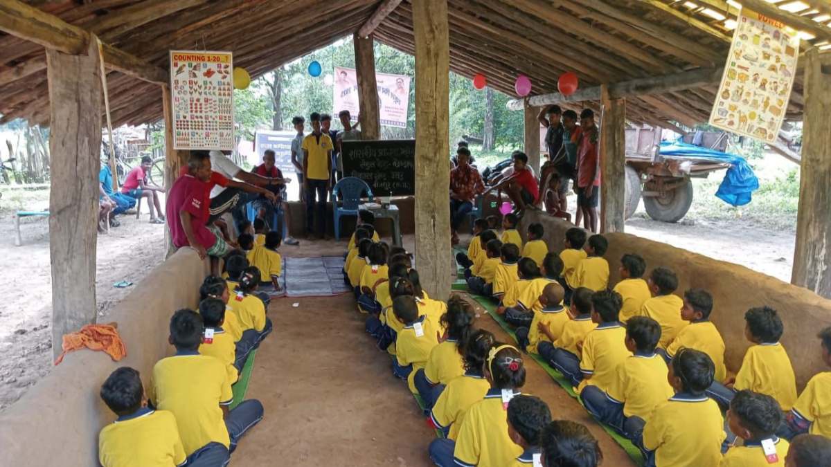 जहां कभी था माओवादियों का ट्रेनिंग सेंटर, वहां अब बज रही स्कूल की घंटियां…