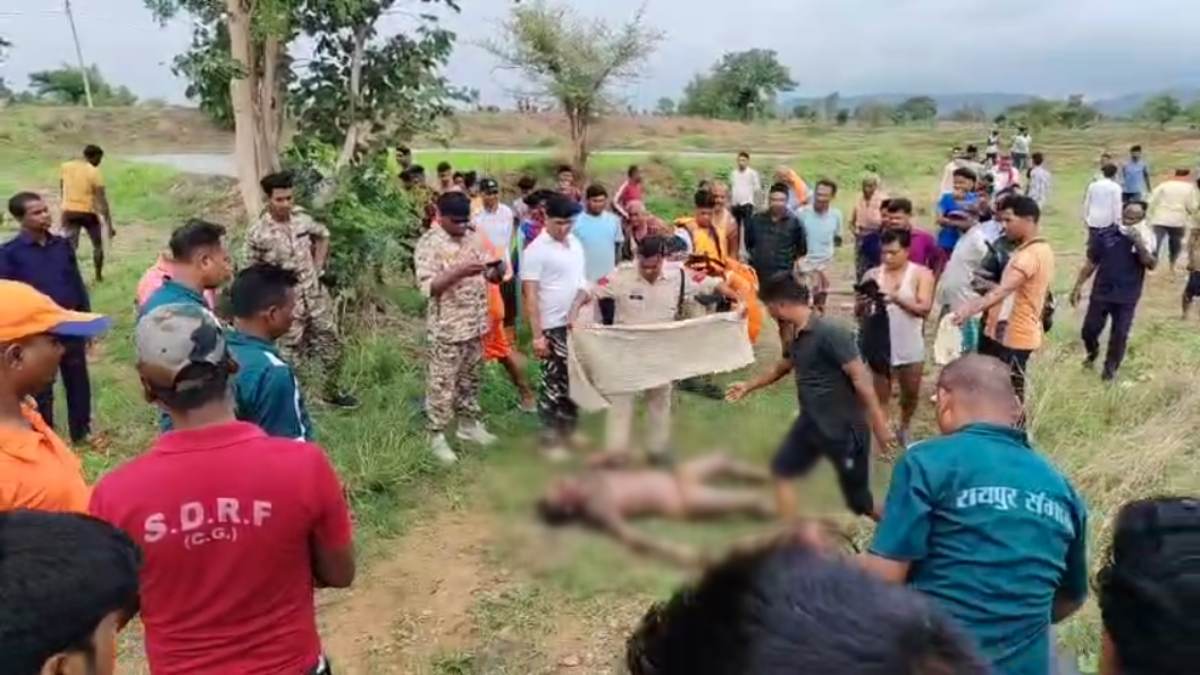 CG NEWS: 48 घंटे बाद मिला लापता शख्स का शव, बारिश के चलते स्टॉप डैम के मुरुम के साथ जमीन में धंसा था युवक…