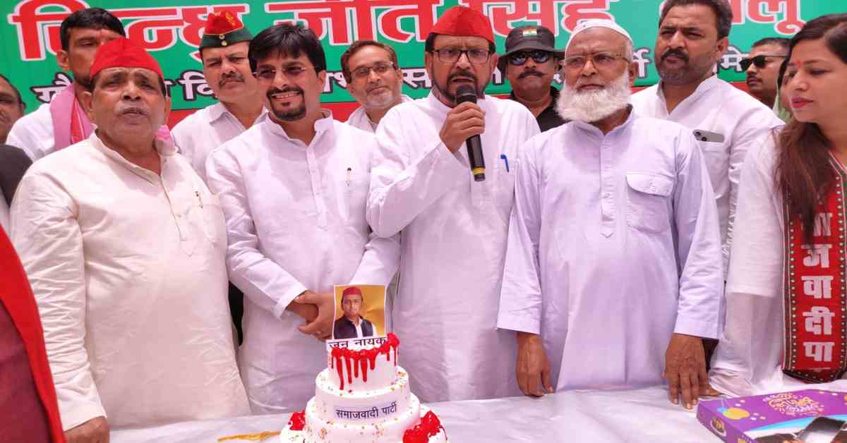 ‘जो कल तक भीख मांगने वाला था, उसको अखिलेश यादव ने…’, राकेश प्रताप को लेकर सपा नेता का विवादित बयान, जानिए क्यों कहा ‘नालायक’