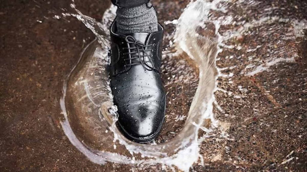 How To Dry Wet Shoes In Rainy Season
