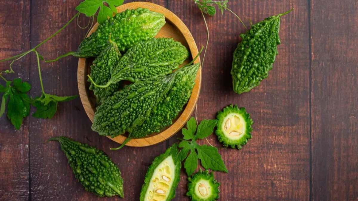 करेले के बीज खाने चाहिए या नहीं? जानिए इसके फायदे, नुकसान और सही तरीका