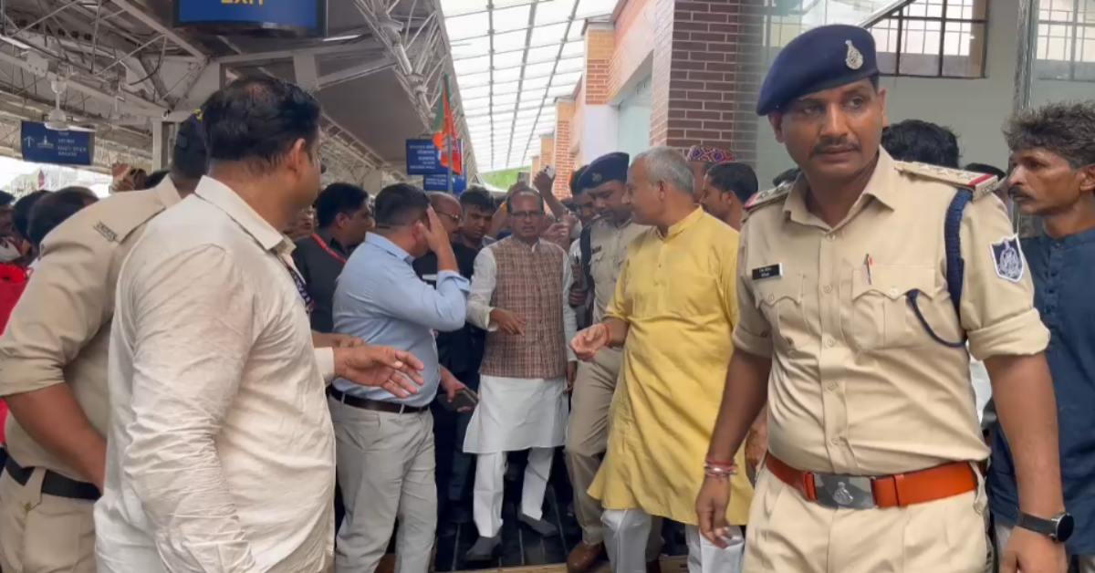 केंद्रीय मंत्री शिवराज सिंह पहुंचे गंजबासौदा: रेलवे स्टेशन का किया निरीक्षण, कहा- कांग्रेस के शासनकाल में स्टेशनों की दुर्दशा थी