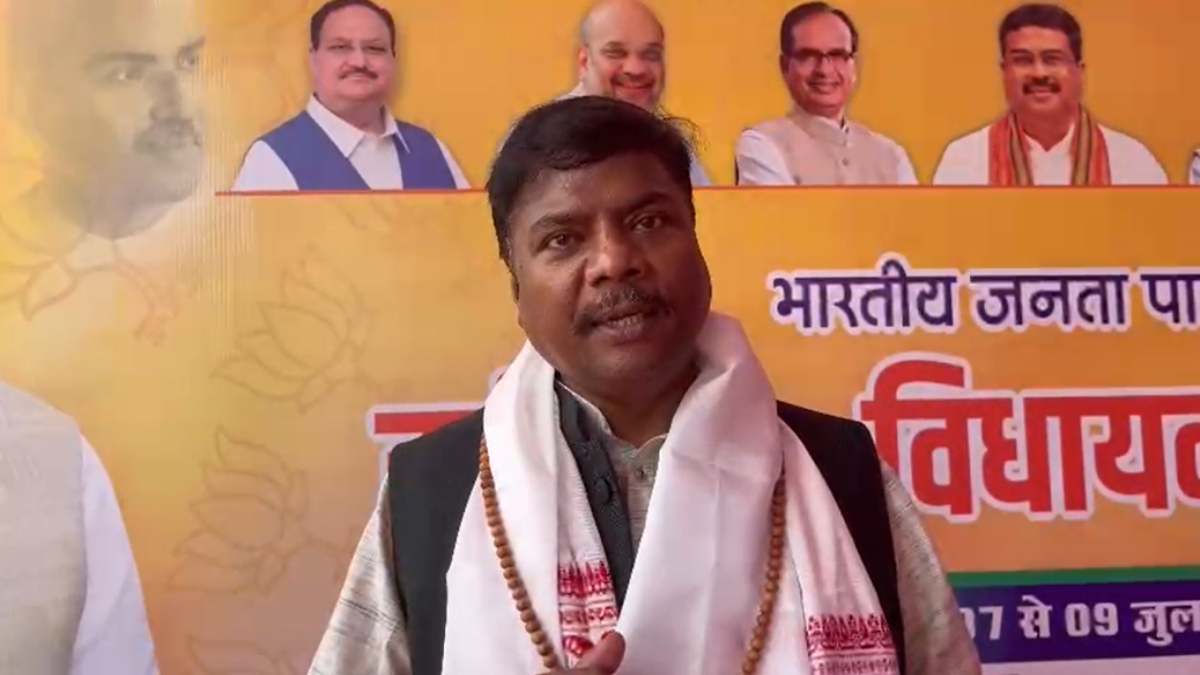 खरगे के छत्तीसगढ़ दौरे को लेकर सियासत : मंत्री केदार कश्यप ने कहा – कांग्रेस सरकार में किसानों को दो साल का बोनस नहीं मिला, आज किस मुंह से खरगे जी आ रहे…