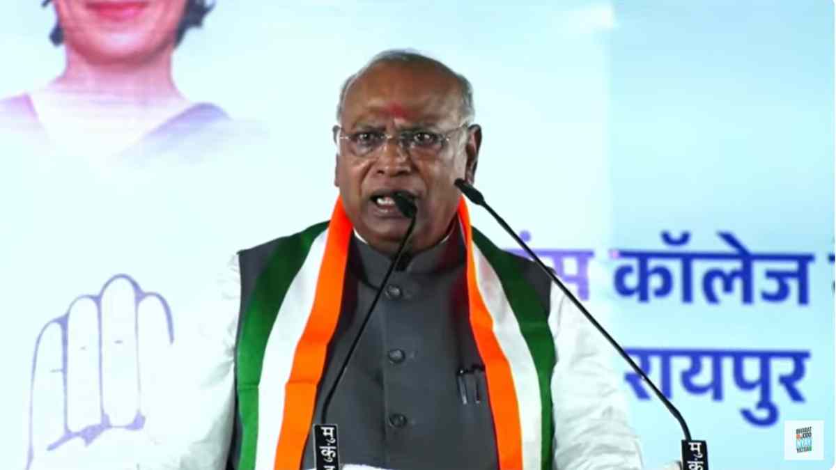 किसान-जवान-संविधान सभा : कांग्रेस के राष्ट्रीय अध्यक्ष खरगे ने कहा – दो टांग पर चल रहे मोदी, एक नीतीश बाबू, दूसरा TDP, अमित शाह के बार-बार छत्तीसगढ़ आने पर उठाया सवाल – क्या यहां उनका घर है या ससुराल ?