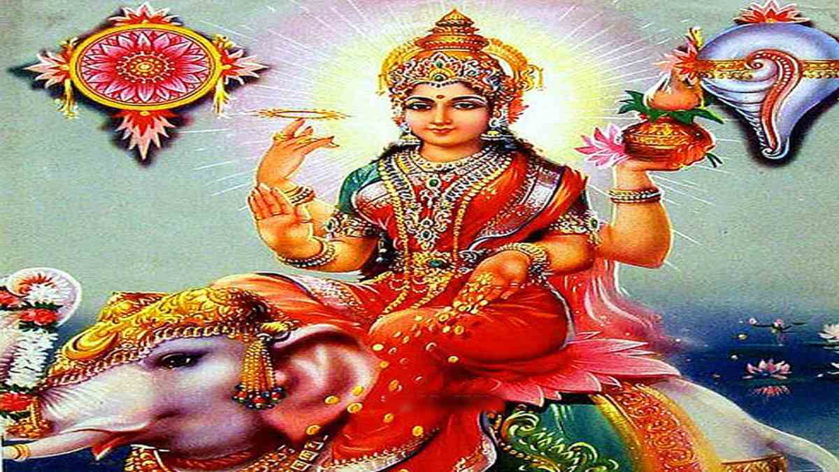घर में सुख-शांति और सकारात्मक ऊर्जा बढ़ाएगी ये 5 पवित्र मूर्तियां, हर घर में जरूर होना चाहिए ये …