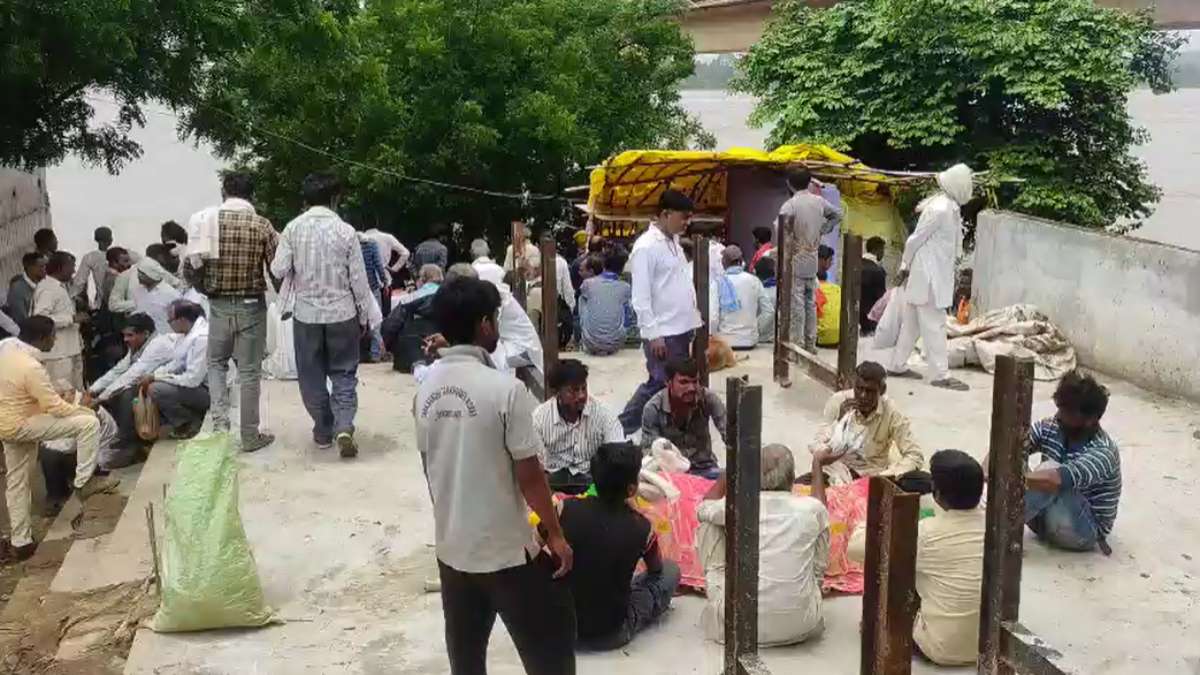 मरने के बाद भी चैन नहींः अंतिम संस्कार के लिए घाटों पर नहीं पर्याप्त इंतजाम, विद्युत शवदाह अभी तक शुरू नहीं