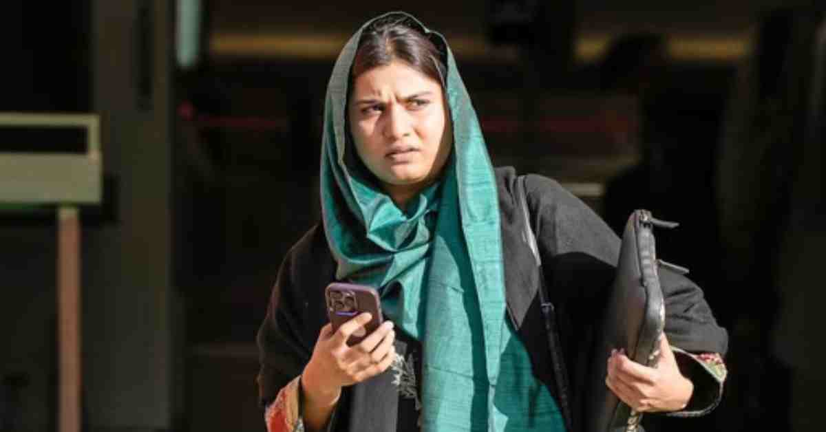 सांसद महोदया झूठ बोल रहीं या साहब? इकरा हसन ने ADM पर लगाया अभद्रता का आरोप, तो अफसर ने कह दी ये बात…