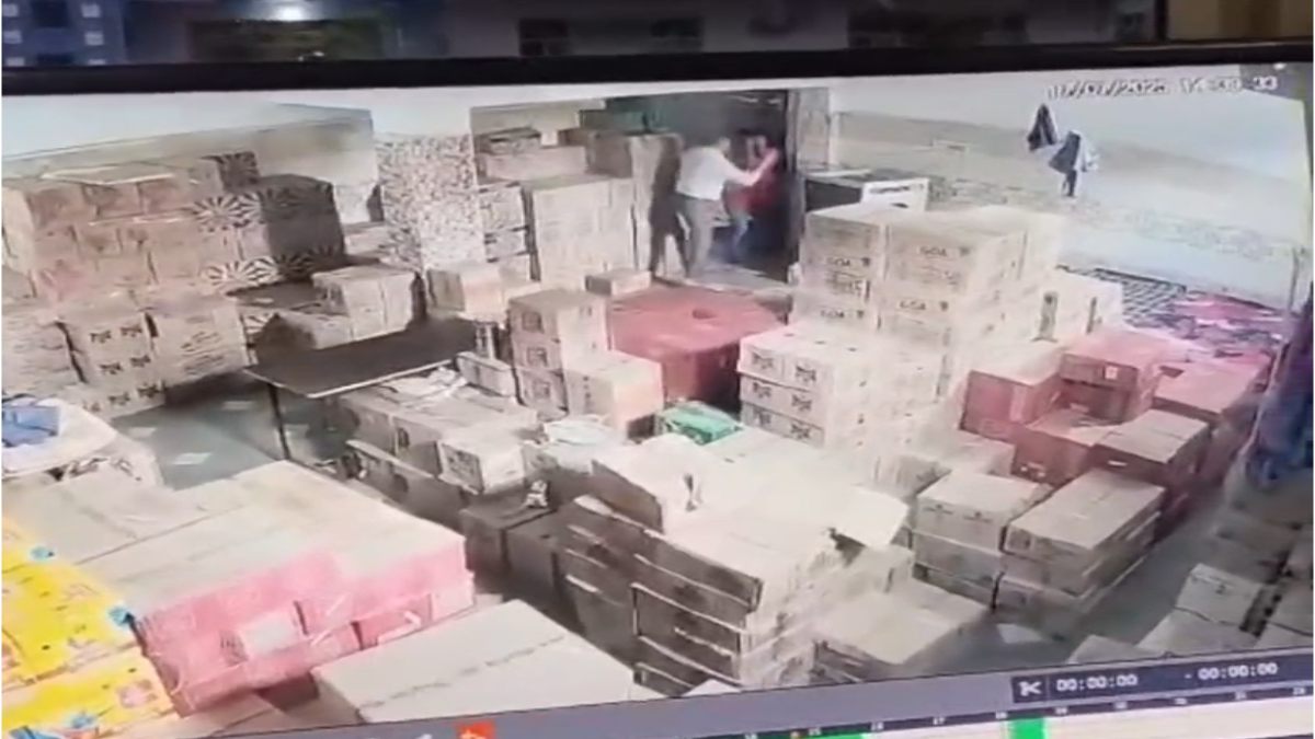 MP में आबकारी विभाग की गुंडागर्दी: 3 शराब दुकानों में घुसकर की मारपीट, सहायक आयुक्त पर लगे अवैध वसूली के आरोप