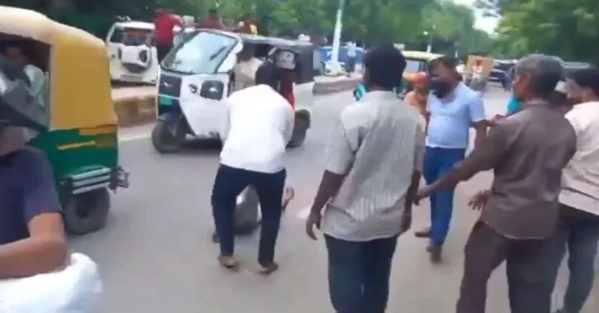 ‘बेलगाम हो चुकी अफसरशाही’, BJP विधायक के चाचा की पिटाई पर कांग्रेस का भाजपा सरकार पर हमला, कहा- मुख्यमंत्री जी को बताना चाहिए कि…
