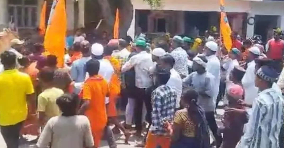 BIG BREAKING : प्रयागराज में कांवड़ियों पर हमला, आपस में भिड़े कांवड़िए और नमाजी, महिलाओं से अभद्रता, भगवा ध्वज फाड़ने और लूट का आरोप