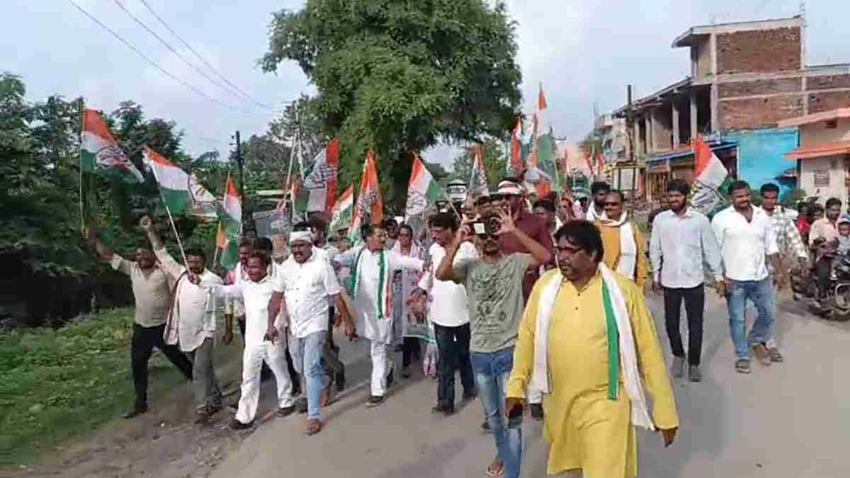 बिजली दरों में वृद्धि और ईडी की कार्रवाई के विरोध में कांग्रेस का प्रदर्शन, बिजली ऑफिस का घेराव कर फूंका पुतला