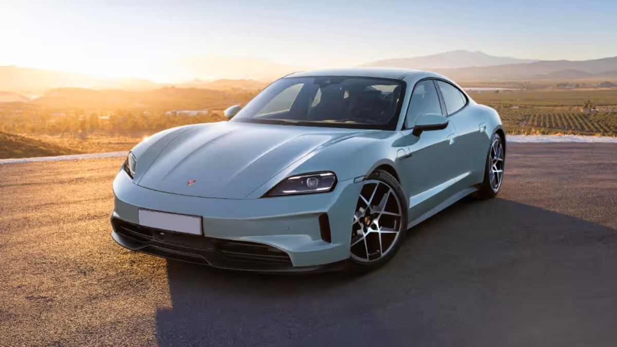 668KM की रेंज, सिर्फ 18 मिनट में चार्ज… Porsche ने लॉन्च की धांसू इलेक्ट्रिक कार, कीमत सुनकर उड़ जाएंगे होश