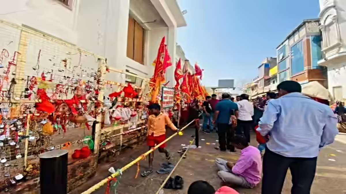 मंदिर से लौटने के बाद भूलकर भी न करें ये 4 गलतियाँ, वरना व्यर्थ हो सकती है आपकी भक्ति