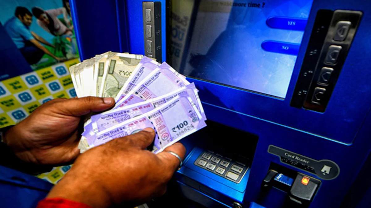 कार्ड भूल गए? घबराएं नहीं, अब बिना कार्ड के भी ATM से निकालें पैसे