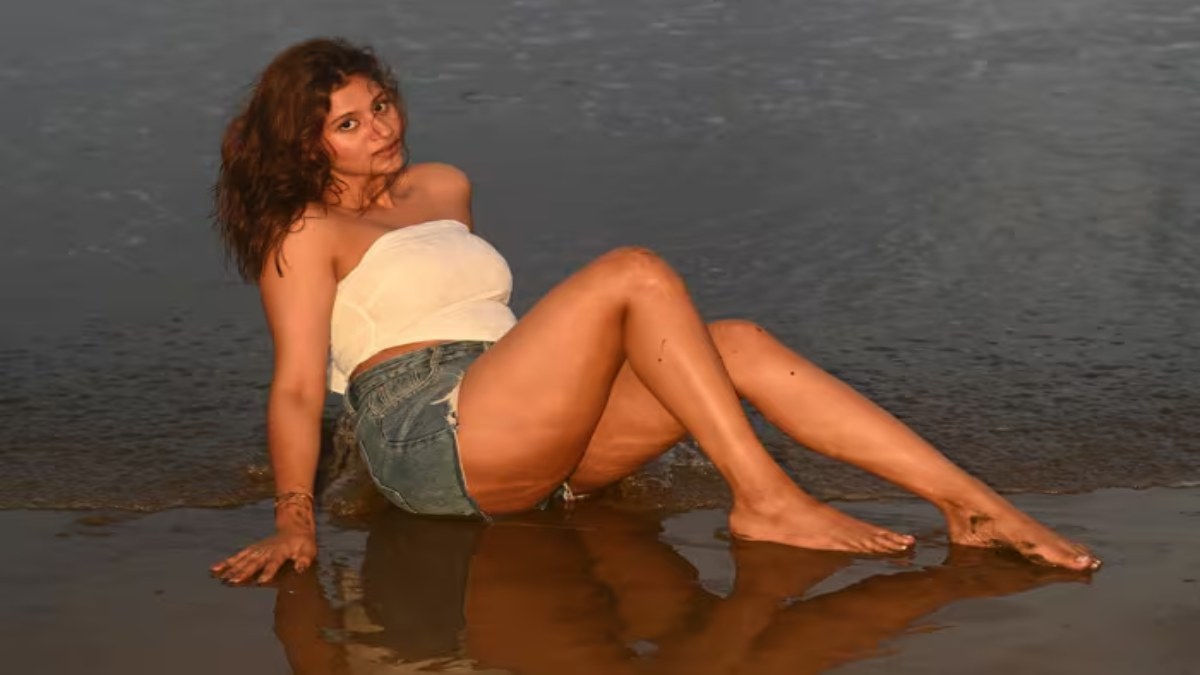 Goa में Anjali Arora ने कराया सिजलिंग फोटोशूट, फैंस को दिखाया कर्वी फिगर …