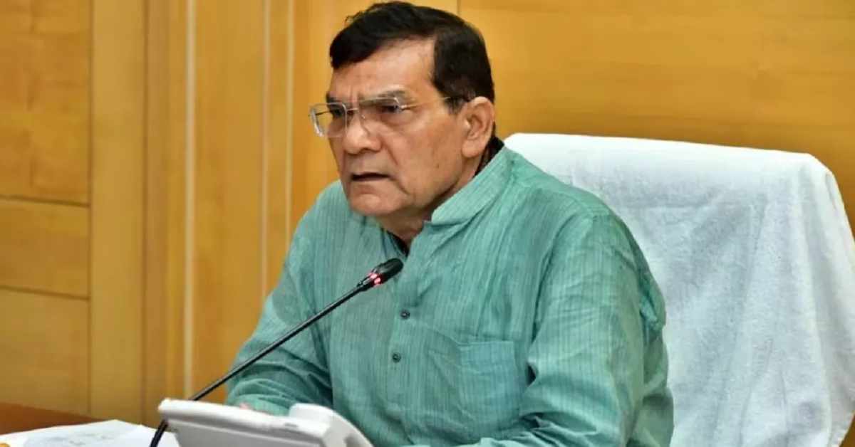 देख लो UP के ‘निकम्मे’ सिस्टम को..! बिजली की समस्या पर SE ने पूर्व प्रशासनिक अधिकारी को दिखाया धौंस, मंत्री एके शर्मा ने AUDIO जारी कर खोली विभाग की पोल