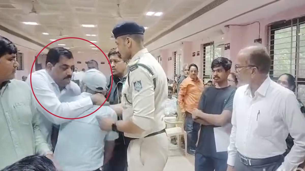 कलेक्टर जनसुनवाई में हंगामा: तहसीलदार ने शिकायतकर्ता को जमीन पर धकेला, अवैध कॉलोनी के खिलाफ कार्रवाई नहीं करने का मामला, युवक हिरासत में