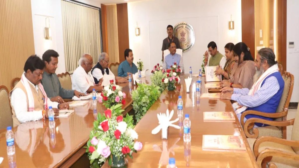 छत्तीसगढ़ सदन में मुख्यमंत्री साय ने सांसदों से की मुलाकात, रात्रि भोज में राज्य और राष्ट्र के समसामयिक मुद्दों पर विस्तार से हुई चर्चा