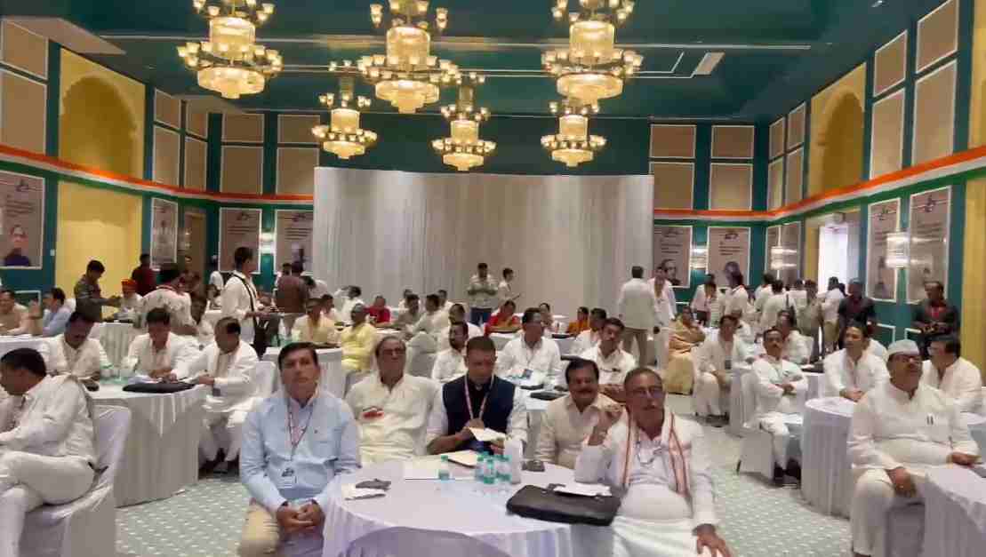 ‘मैं’ नहीं ‘हम’ से चलेगी पार्टी’, कांग्रेस विधायकों के प्रशिक्षण शिविर में सख्त संदेश, एमपी प्रभारी बोले- पार्टी से बड़ा कोई नहीं, आगे बढ़ाने के लिए त्याग करना होगा