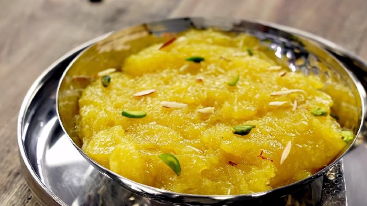 सावन का पहला सोमवार: व्रत में भोलेनाथ को लगाएं आलू के हलवे का भोग, जानें आसान रेसिपी