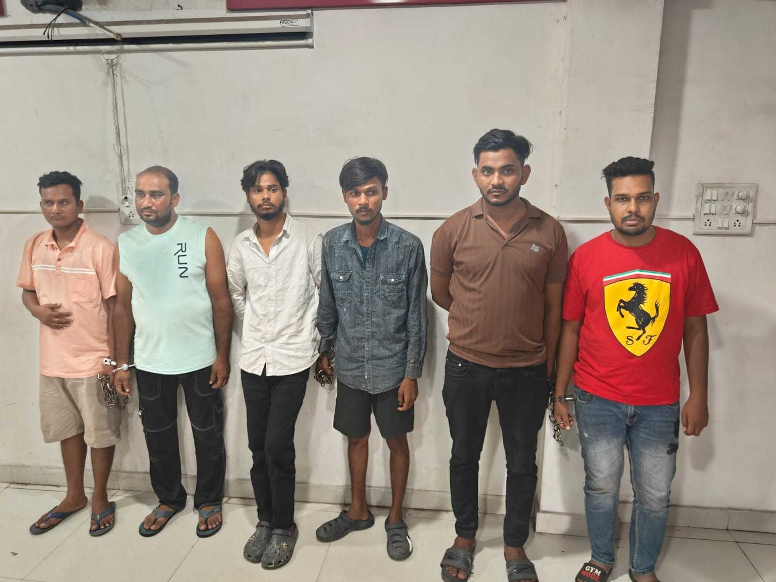 CG CRIME : मोबाइल चोरी कर फोन-पे के जरिए खाते से उड़ाते थे पैसा, 6 आरोपी गिरफ्तार