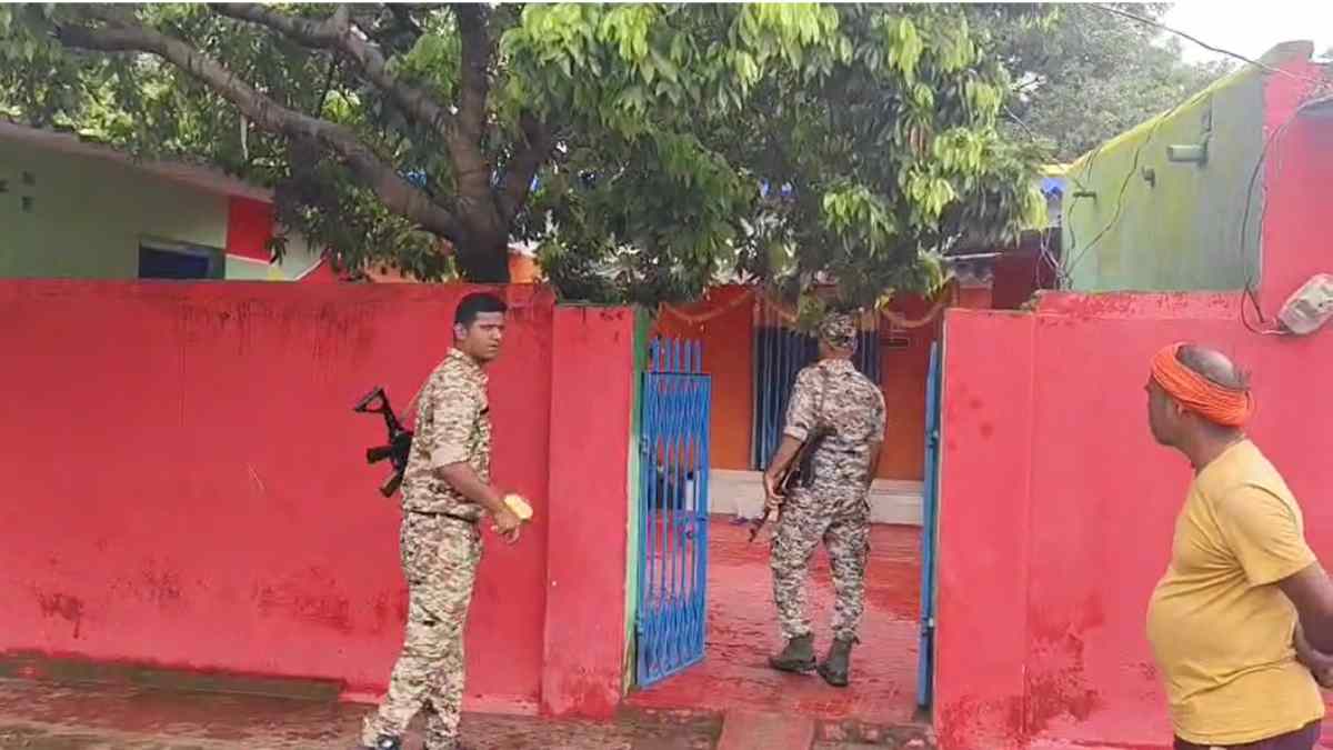 IT Raid Update : SECL के अधिकारी और GST सलाहकार के घर Income Tax की टीम ने मारा छापा, जांच जारी