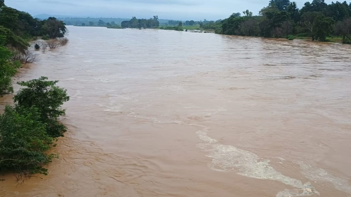 CG Flood Alert: छत्तीसगढ़ में बाढ़ का खतरा, मौसम विभाग ने 6 जिलों के लिए जारी किया अलर्ट…