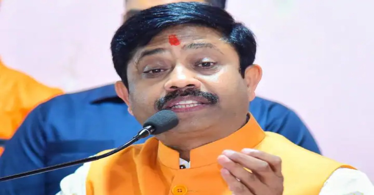 देना था स्मार्टफोन, शासन ने खरीद लिया टैबलेट : औद्योगिक विकास मंत्री ने अफसरों पर उठाए सवाल, विभाग ने कहा- सब कुछ ऑन रिकॉर्ड