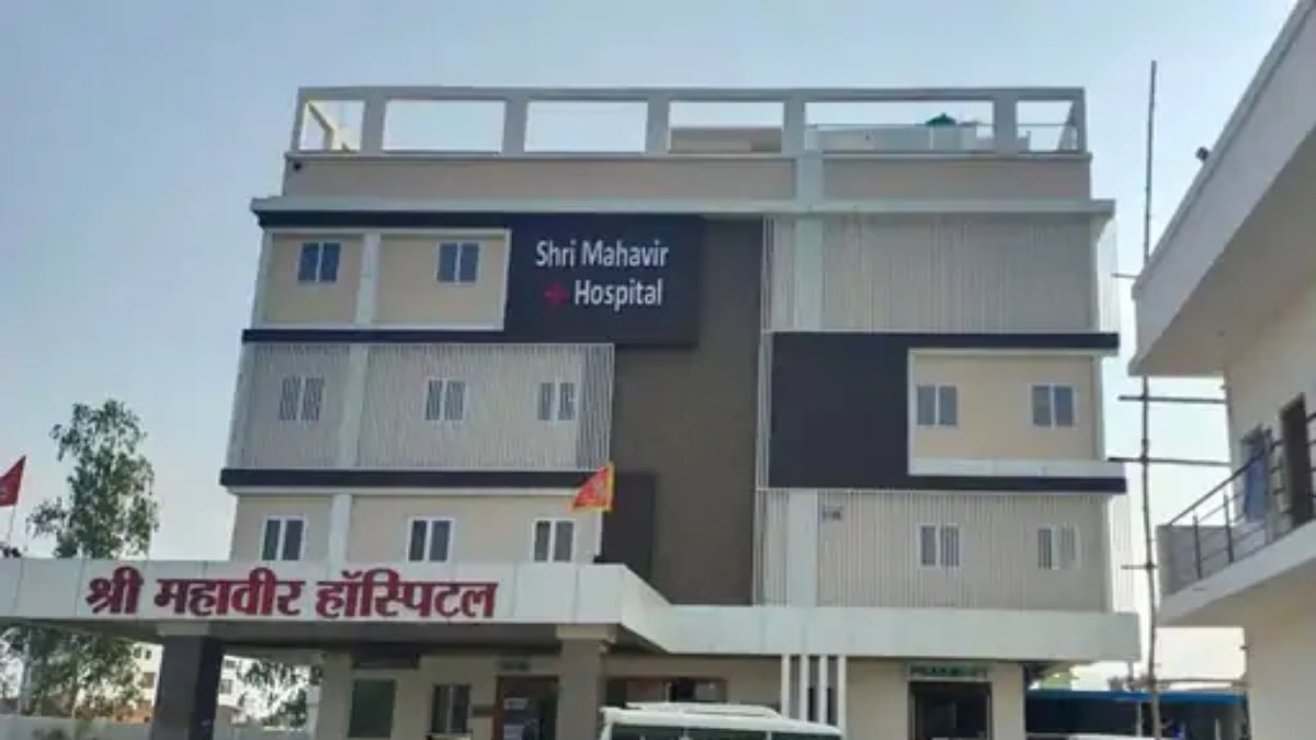 फीस लेने के बाद भी डेंगू पीड़ित बच्ची का इलाज करने से किया इनकार, परिजनों से की बदसलूकी, कोर्ट के आदेश पर डॉक्टर पर FIR दर्ज