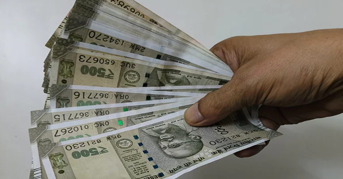 पैसों के लिए बेटा ले आया ‘नया पिता’ : किराए के आदमी का कराया सत्यापन, ऐंठता रहा पेंशन, ऐसे हुआ खुलासा