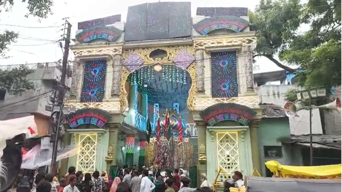 PWD के सरकारी भवन में इमामबाड़ा का मामलाः हाईकोर्ट के आदेश पर राजस्व विभाग ने नोटिस किया चस्पा, 2 सप्ताह के भीतर परिसर को करना होगा खाली