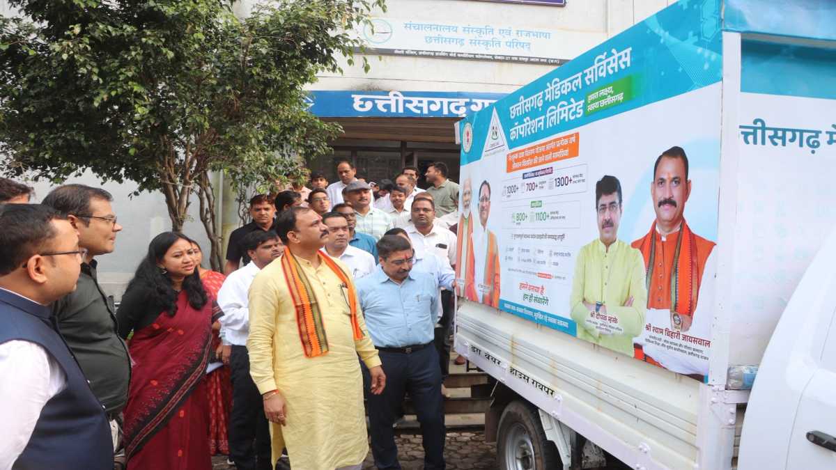 स्वास्थ्य मंत्री की विधानसभा में की गई घोषणा हुई पूरी, अत्याधुनिक GPS से लैस हुए CGMSC की दवाइयों को अस्पतालों तक पहुंचाने वाले 70 वाहन