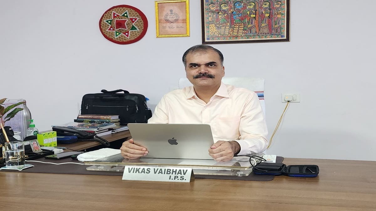 IPS Officer Vikas Vaibhav :  विकास वैभव का ऐलान, बिहार के बदलाव के लिए जॉइन करेंगे पॉलिटिकल पार्टी