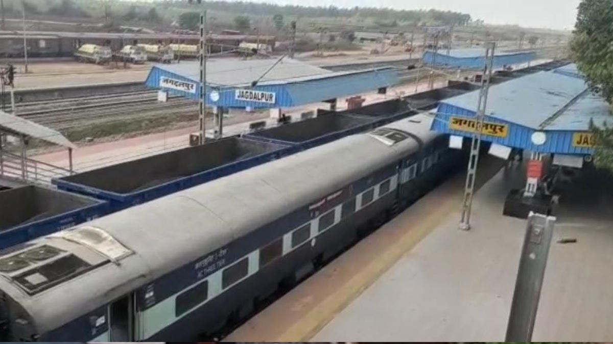 भूस्खलन से किरंदुल-विशाखापत्तनम रेल लाइन पर ट्रेनों की आवाजाही ठप, तीन दिन से जगदलपुर में खड़ी ट्रेनें-मालगाड़ियां…
