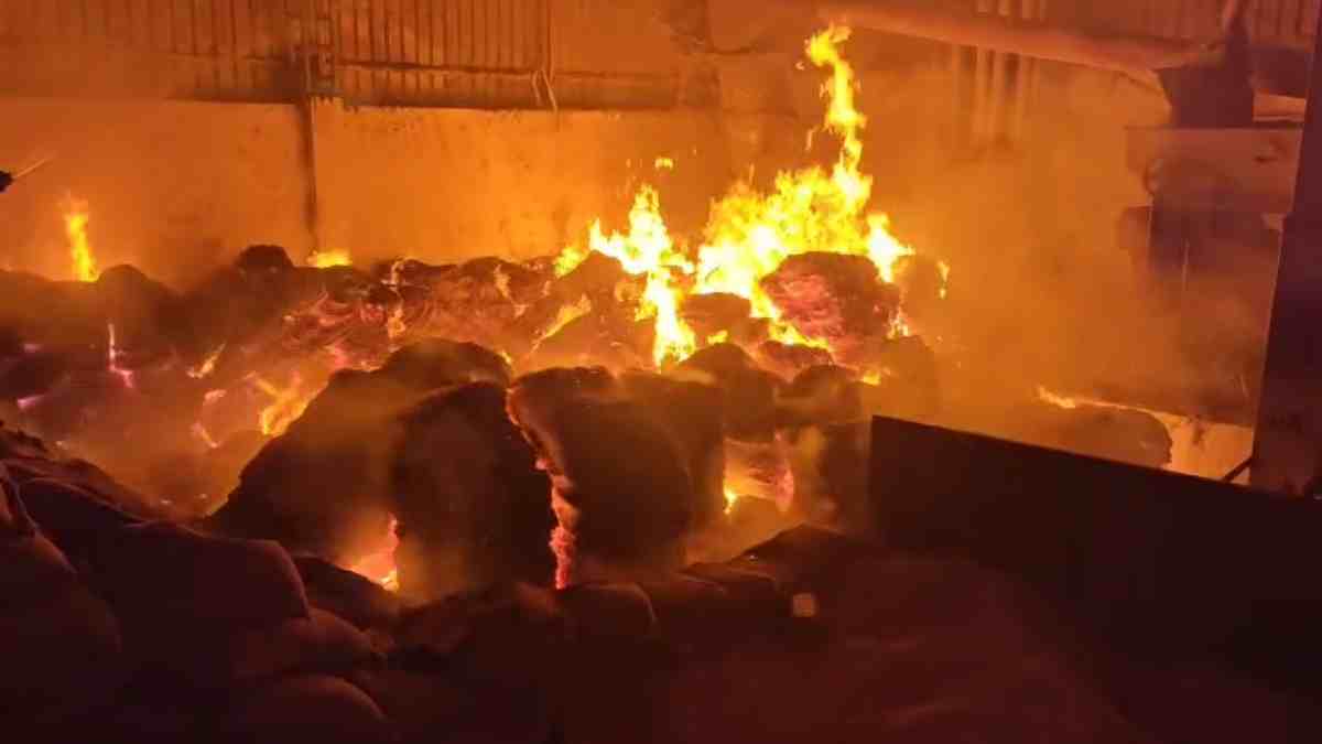मुजफ्फरपुर में पूजा के दीपक से लगी आग, BOI के रीजनल मैनेजर समेत पूरा परिवार झुलसा