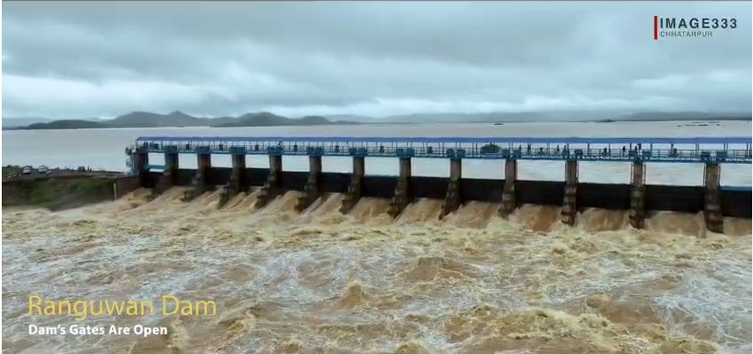 MP में बारिश से हाहाकार: 8 साल के मासूम समेत 3 भैंसों की मौत, घर छोड़कर जा रहे ग्रामीण, नहर टूटा, स्कूलों में भरा पानी
