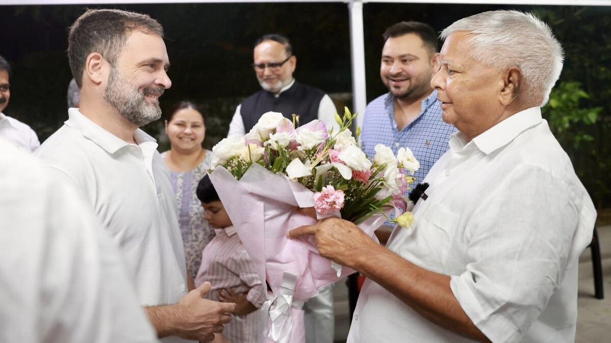 लालू से लेकर राहुल तक… जेडीयू नेता का महागठबंधन पर करारा वार, कहा- किडनी ट्रांसप्लांट के बाद बोलने की स्थिति में नहीं हैं