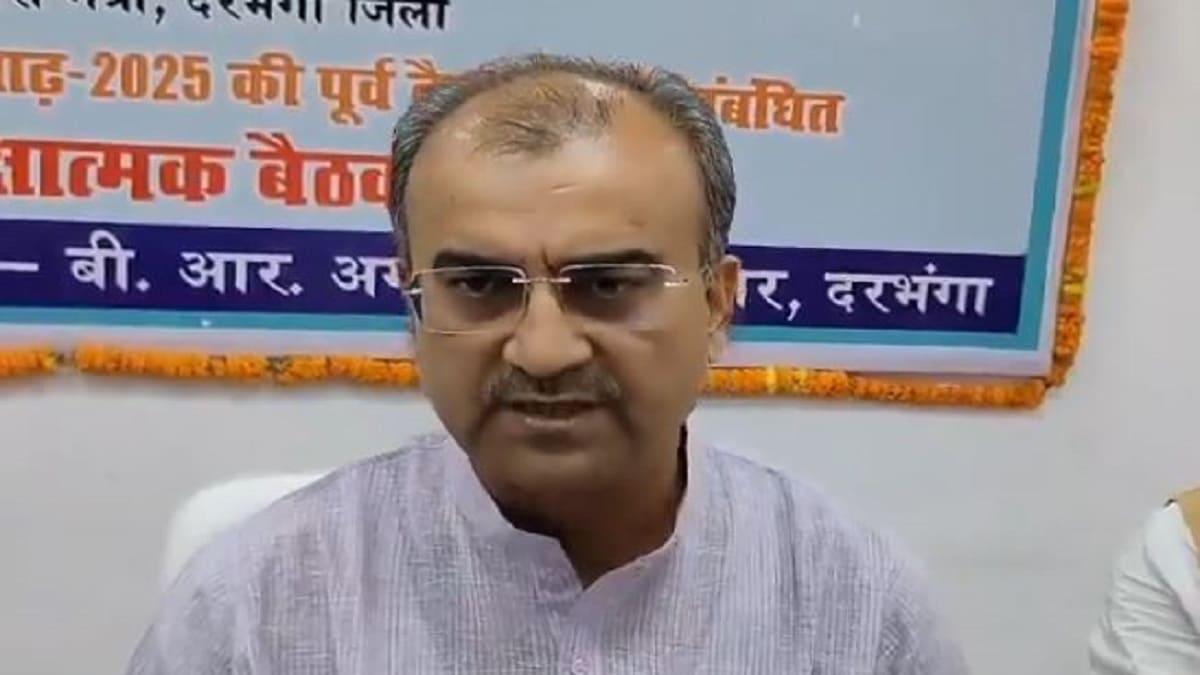 Minister Mangal Pandey : अपराध पर सवाल पूछने पर तिलमिलाए ‘सुशासन बाबू के मंत्री’, उंगली उठाते हुए धमकी भरे अंदाज में मंगल पांडेय ने कही ये बात