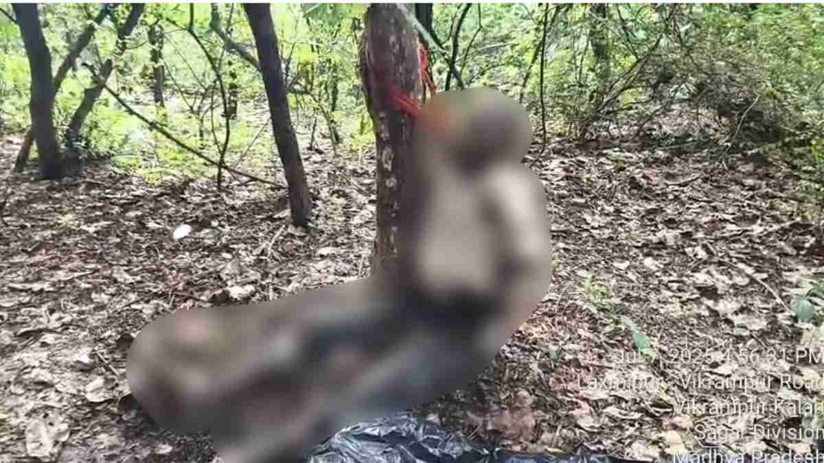 जंगल में लाश मिलने से हड़कंप: दोनों हाथ रस्सी से बंधे, शव में पड़े कीड़े