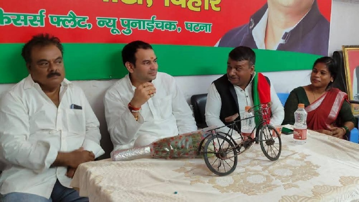 Tej Pratap Yadav : क्या बिहार साइकिल की करेंगे सवारी तेजप्रताप या चुनाव में RJD का गेम बिगाड़ेंगे लालू के लाल?