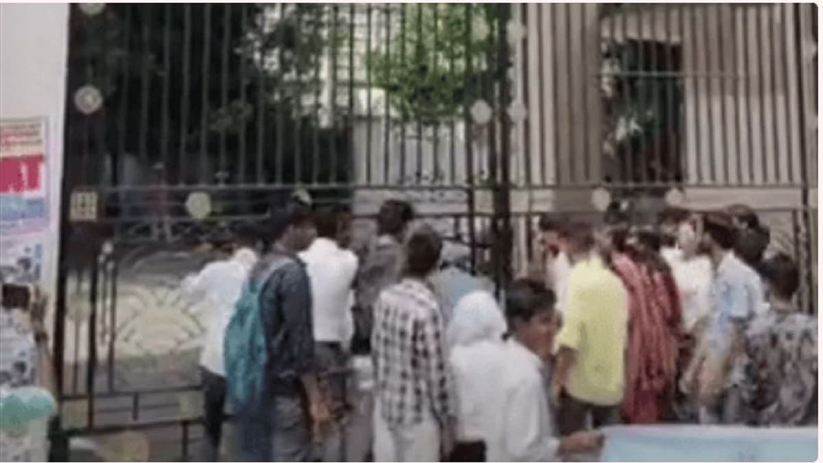 Patna University : छात्रों का प्रदर्शन, रिजल्ट में देरी और फीस वृद्धि के खिलाफ आवाज बुलंद
