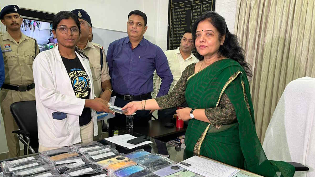 Raipur Railway News: अब तक जो नहीं हुआ वो किया GRP ने… 75 परिवारों के चेहरे पर लौटी खुशियां
