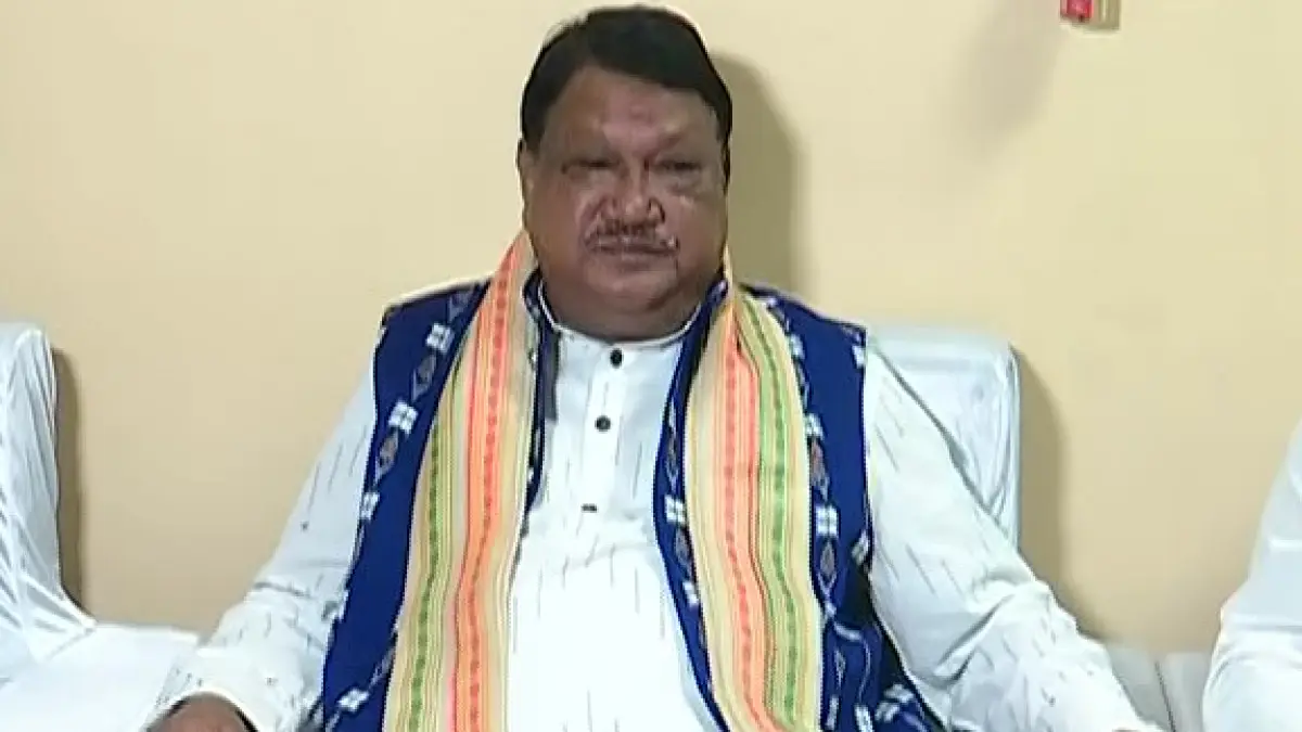 युवाओं को मौका देने चुनावी मैदान में दोबारा उतरने से भाजपा नेता जुएल ओराम ने किया इनकार