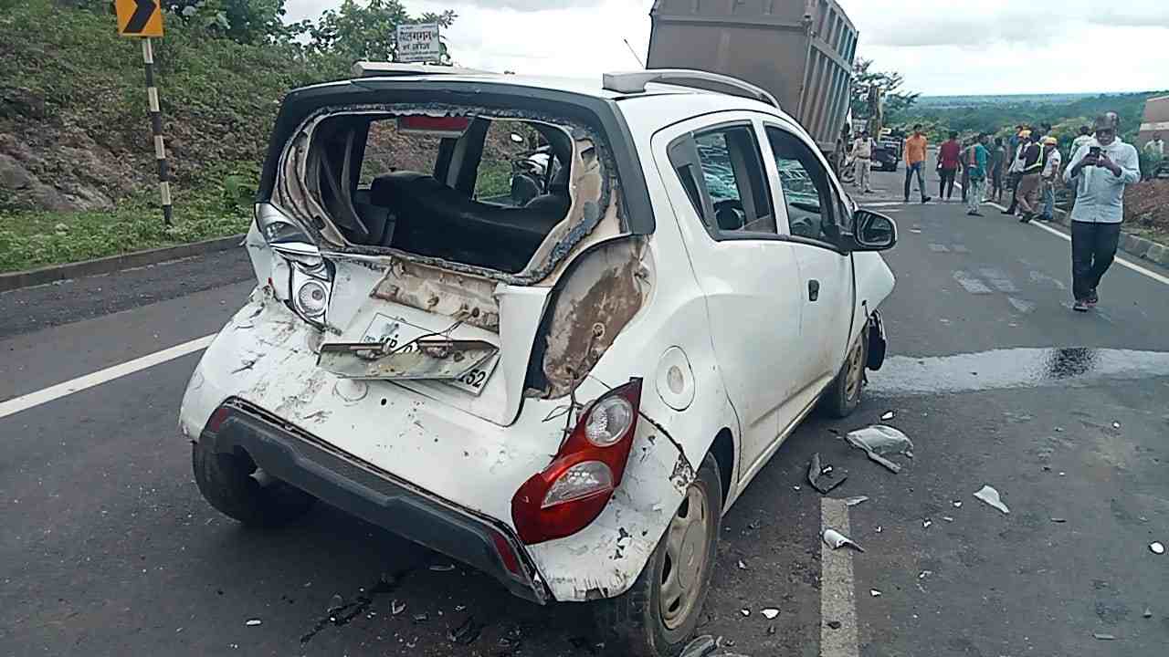 MP में बड़ा हादसा: नेशनल हाइवे पर 7 गाड़ियों की आपस में टक्कर, 2 की मौत, महिला समेत दो घायल, युवक का सिर धड़ से अलग हुआ